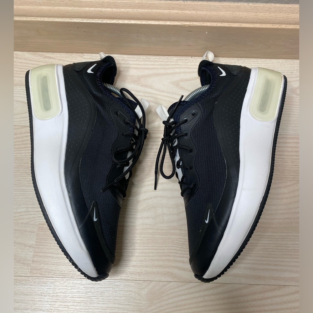 Nike Black and White Athletic Shoes